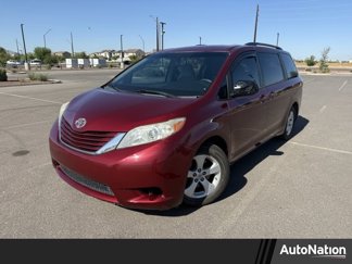 Used 2015 Toyota Sienna LE image 1