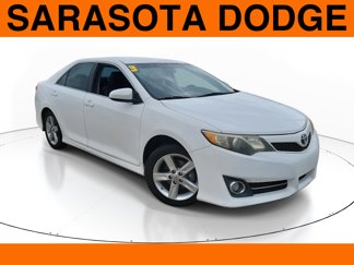 Used 2013 Toyota Camry SE image 1