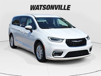 Used 2023 Chrysler Pacifica Touring-L image 1