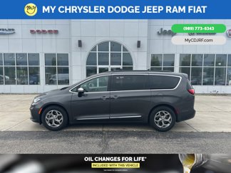 Used 2023 Chrysler Pacifica Limited image 1