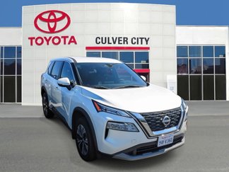 Used 2022 Nissan Rogue SV image 1