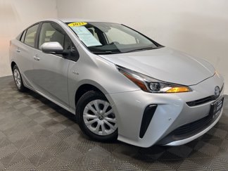 Used 2022 Toyota Prius LE image 1