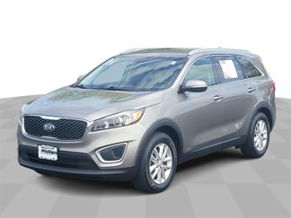 Used 2017 Kia Sorento LX w/ LX Convenience Package image 1