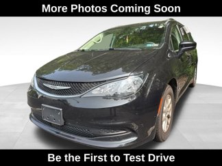 Used 2021 Chrysler Voyager Lxi image 1