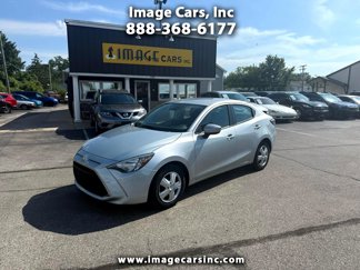 Used 2019 Toyota Yaris L image 1