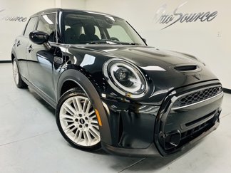 Used 2023 MINI Cooper S image 1