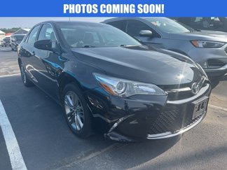 Used 2017 Toyota Camry SE image 1