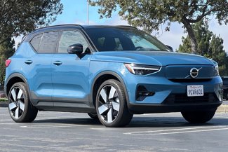 Used 2023 Volvo XC40 Recharge Plus image 1