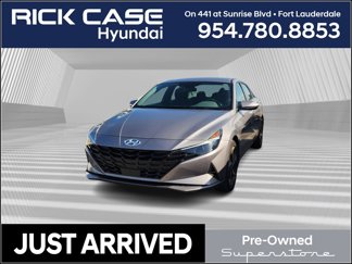 Used 2023 Hyundai Elantra SEL w/ Convenience Package image 1