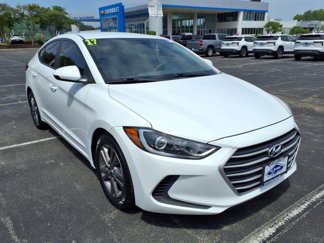 Used 2017 Hyundai Elantra SE image 1