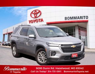 Used 2023 Chevrolet Traverse LT image 1