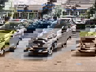 Used 2014 Ford Fiesta SE image 1