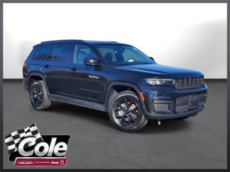 Used 2024 Jeep Grand Cherokee L Laredo image 1