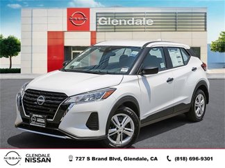 New 2025 Nissan Kicks Play S image 1