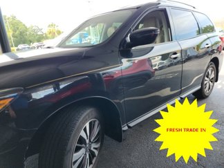 Used 2017 Nissan Pathfinder S image 1