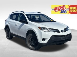 Used 2015 Toyota RAV4 LE image 1