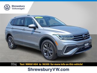 Used 2022 Volkswagen Tiguan SE w/ Panoramic Sunroof Package image 1