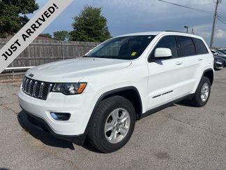 Used 2017 Jeep Grand Cherokee Laredo image 1