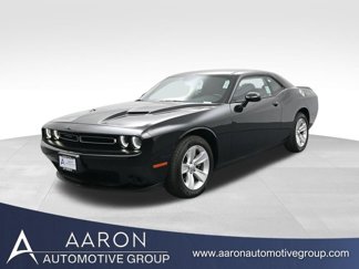 Used 2023 Dodge Challenger SXT image 1