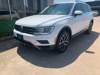 Used 2021 Volkswagen Tiguan SE image 1