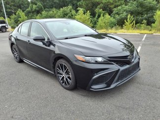Used 2023 Toyota Camry SE image 1