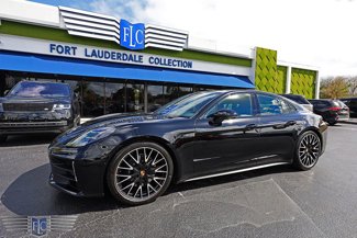 Used 2025 Porsche Panamera image 1