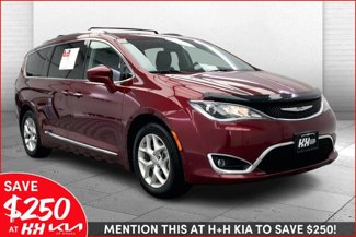 Used 2018 Chrysler Pacifica Touring-L Plus w/ Tire & Wheel Group image 1