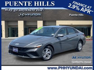 Certified 2024 Hyundai Elantra SE image 1