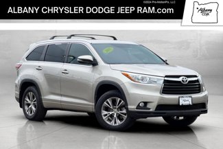 Used 2015 Toyota Highlander XLE image 1