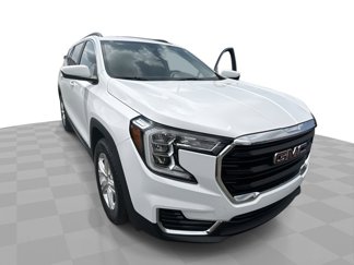 Certified 2022 GMC Terrain SLE w/ Driver Convenience Package image 1