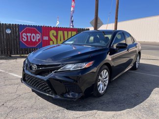 Used 2018 Toyota Camry LE image 1