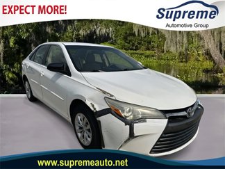 Used 2015 Toyota Camry LE image 1