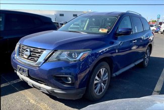 Used 2020 Nissan Pathfinder SV image 1