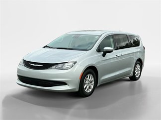 Used 2023 Chrysler Voyager LX image 1