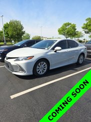 Used 2022 Toyota Camry LE image 1