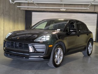 Certified 2024 Porsche Macan image 1