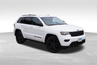Used 2019 Jeep Grand Cherokee Laredo image 1