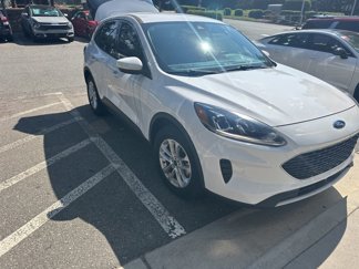 Used 2020 Ford Escape SE image 1