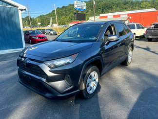 Used 2019 Toyota RAV4 LE image 1