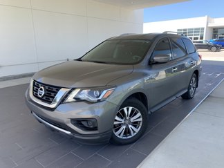 Used 2020 Nissan Pathfinder S image 1