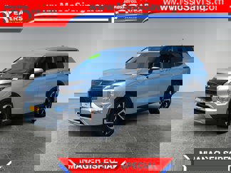 Used 2024 Mitsubishi Outlander SE image 1