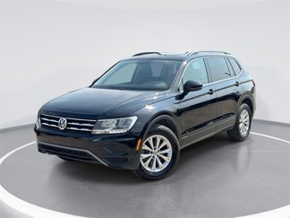 Used 2018 Volkswagen Tiguan SE w/ Panoramic Sunroof Package image 1