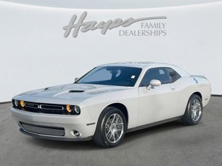 Used 2020 Dodge Challenger SXT image 1
