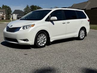 Used 2011 Toyota Sienna Limited image 1