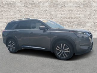 Used 2022 Nissan Pathfinder Platinum image 1