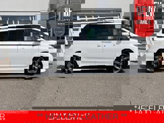 Used 2017 Toyota Sienna SE Premium image 1
