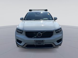 Used 2019 Volvo XC40 T5 Momentum image 1