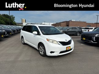 Used 2015 Toyota Sienna LE image 1