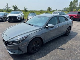 Used 2022 Hyundai Elantra SEL image 1