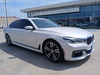 Used 2017 BMW 750i image 1